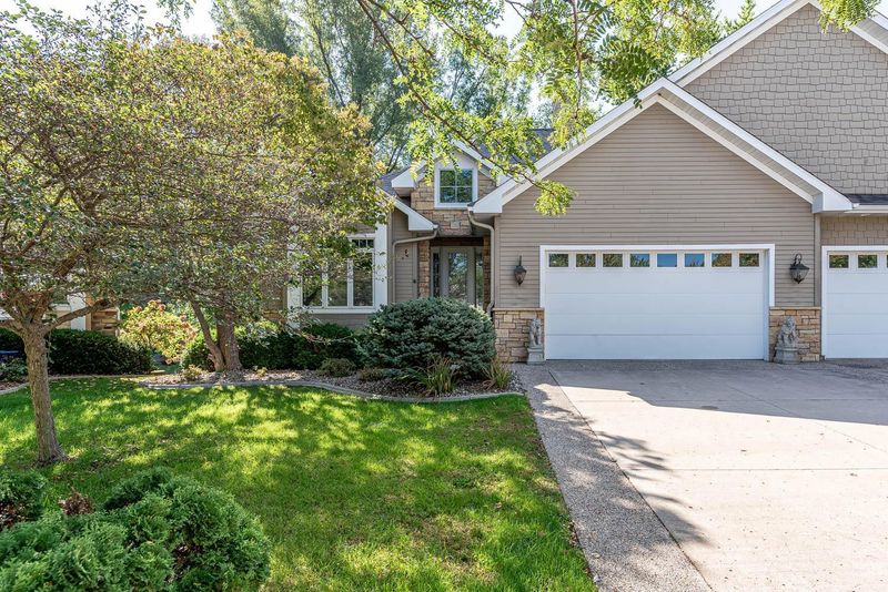 121 Viking Ct, Mankato, MN 56001