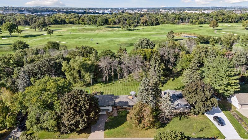 2167 Rosewood Ln N, Roseville, MN 55113