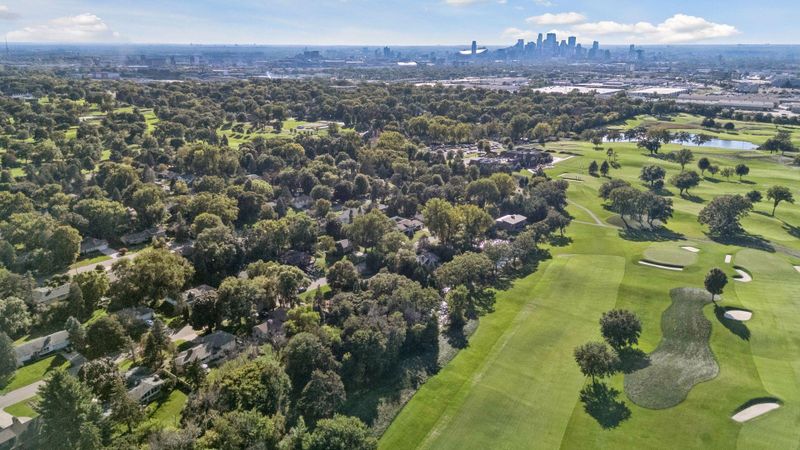 2167 Rosewood Ln N, Roseville, MN 55113