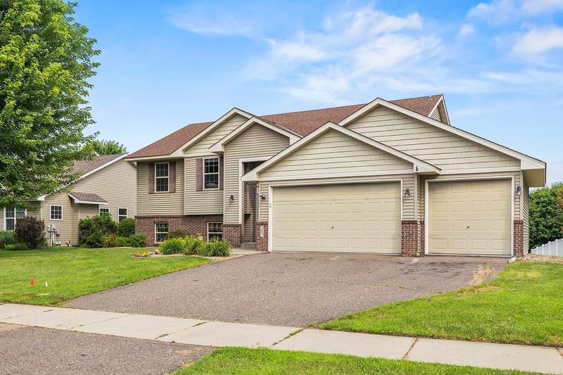 367 Garden Dr, Delano, MN 55328