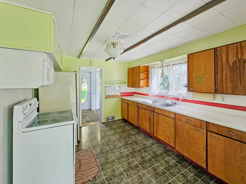 921 Old Ridge Rd, Greenbush, MN 56726