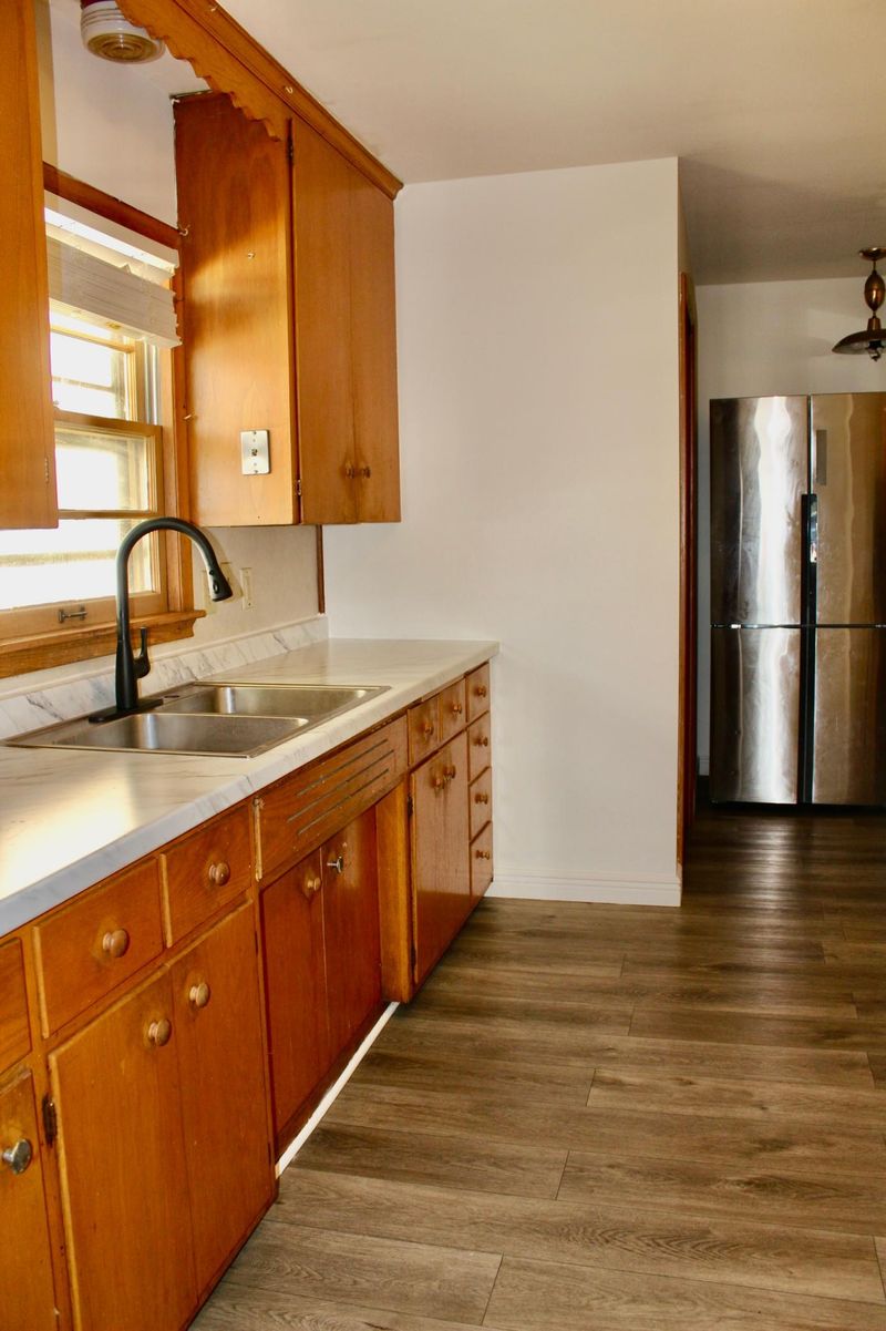 756 Rose Ave E, Saint Paul, MN 55106