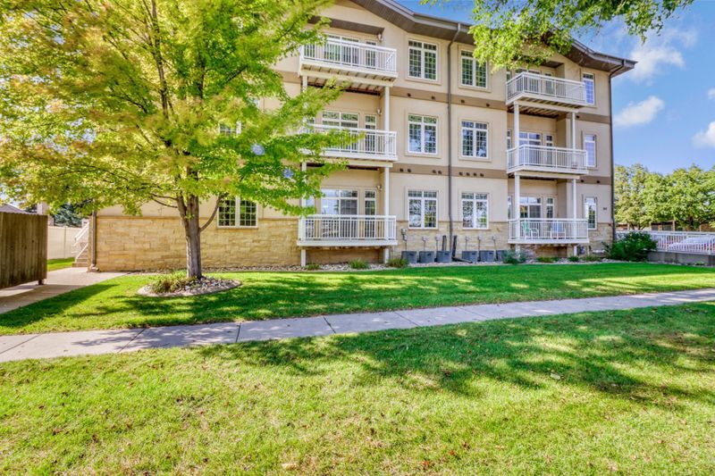 203 6th St S #104, Moorhead, MN 56560
