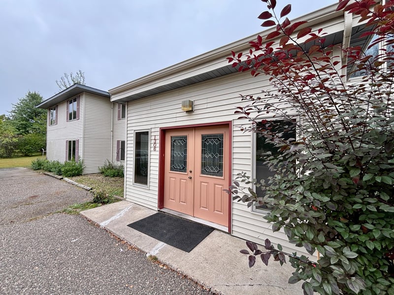 1306 Lincoln Ln, Hastings, MN 55033