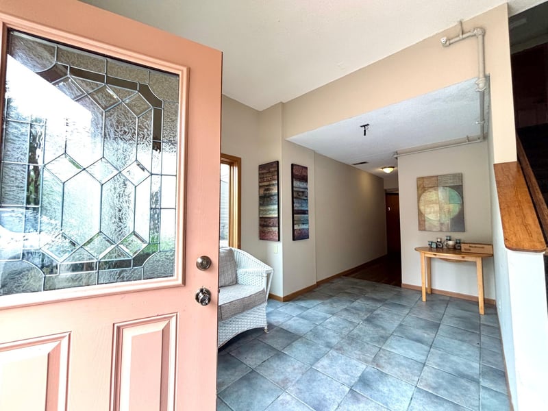 1306 Lincoln Ln, Hastings, MN 55033