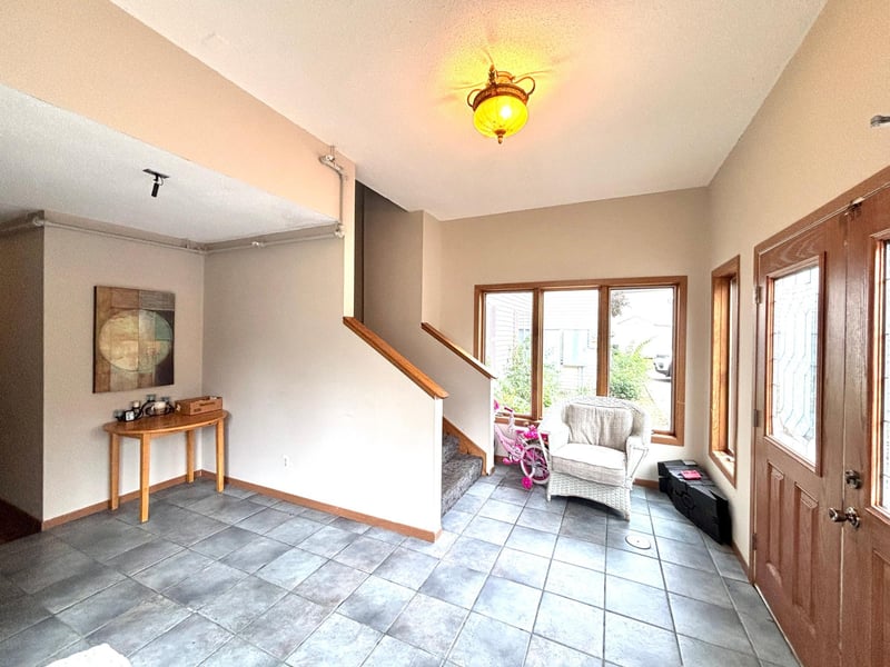 1306 Lincoln Ln, Hastings, MN 55033