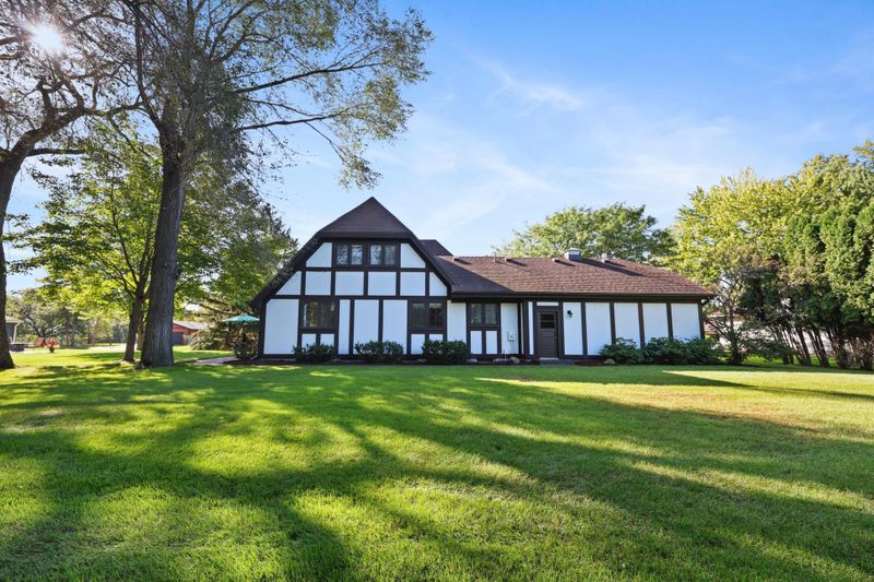 813 Lief Erickson Pl, Saint Cloud, MN 56301