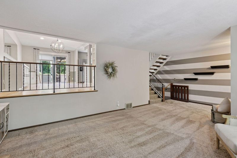 79 Walden St, Burnsville, MN 55337