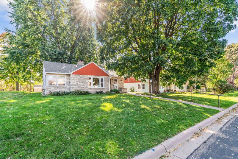 2516 27th Ave NE, Saint Anthony, MN 55418
