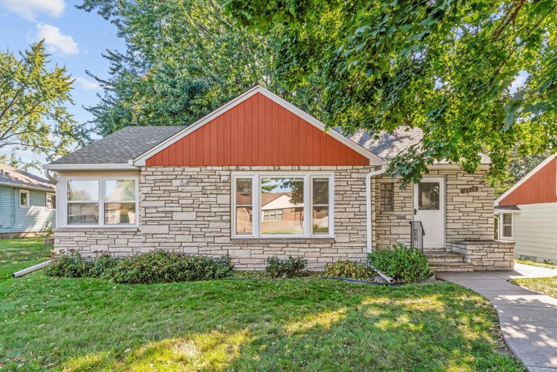 2516 27th Ave NE, Saint Anthony, MN 55418