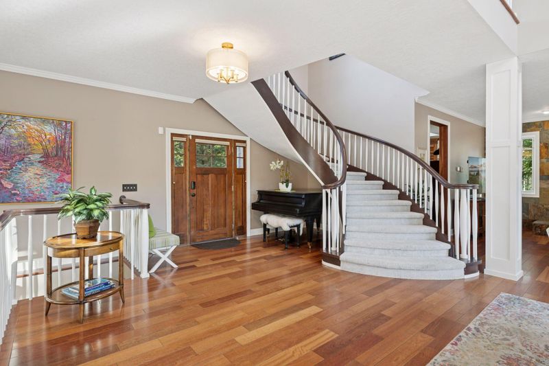 705 Queensland Ln N, Plymouth, MN 55447