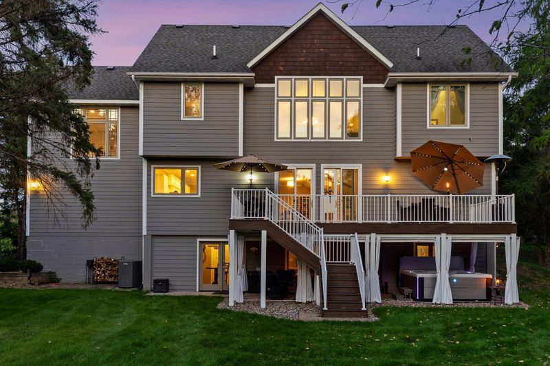 705 Queensland Ln N, Plymouth, MN 55447
