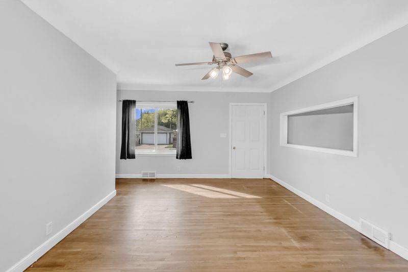 1250 Mcknight Rd N, Maplewood, MN 55119
