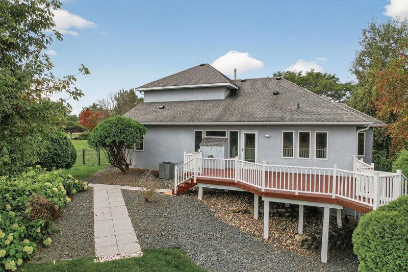 829 Jasmine Ave N, Lake Elmo, MN 55042