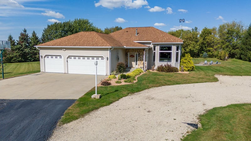 50525 287th Ave, Elgin, MN 55932