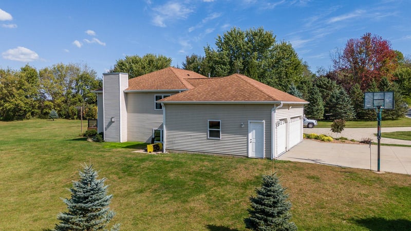 50525 287th Ave, Elgin, MN 55932