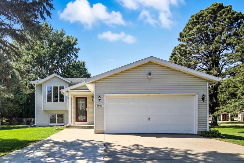 1802 18th St SW, Austin, MN 55912