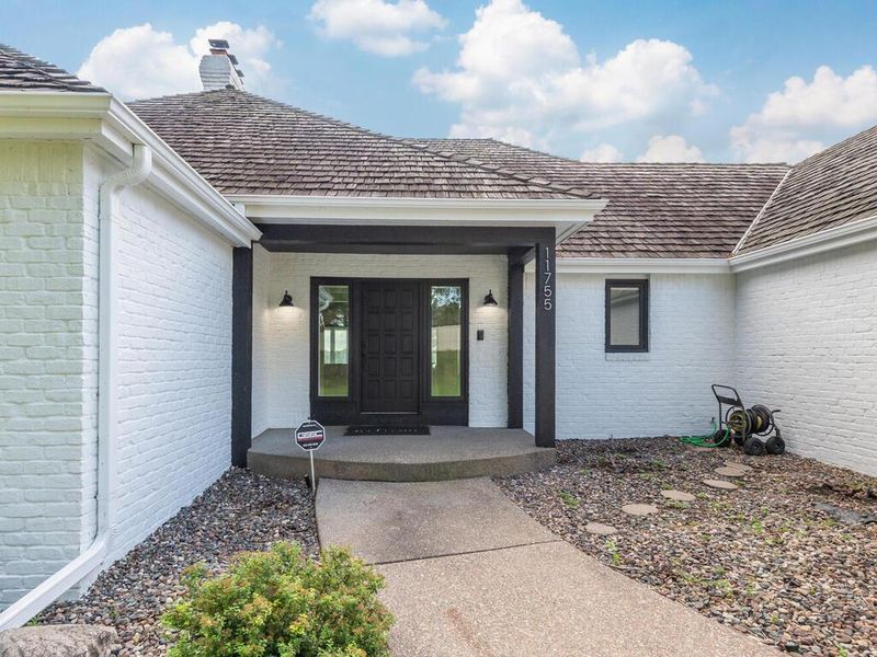 11755 Bass Lake Rd, Plymouth, MN 55442