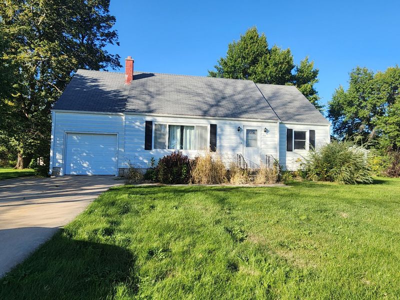 410 2nd St NE, Hayfield, MN 55940