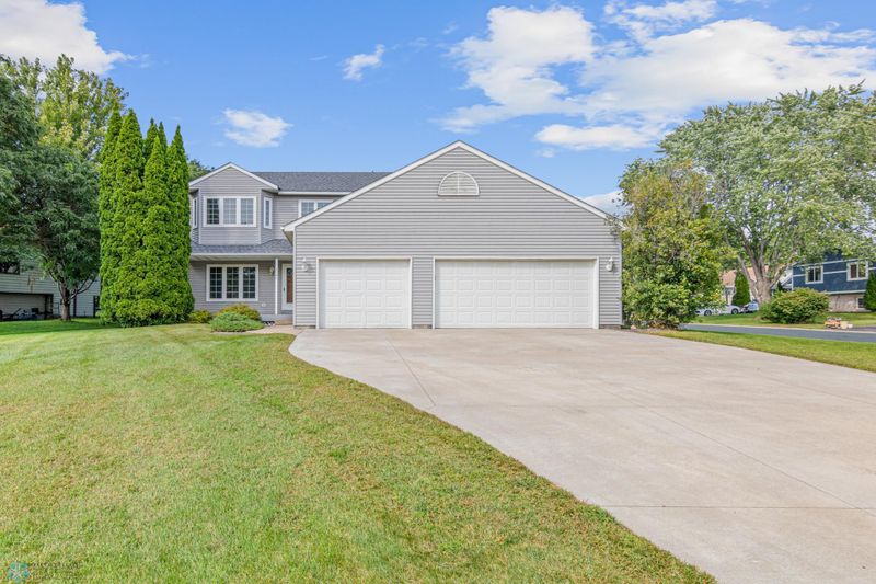 1195 Prairie Ln, Shakopee, MN 55379