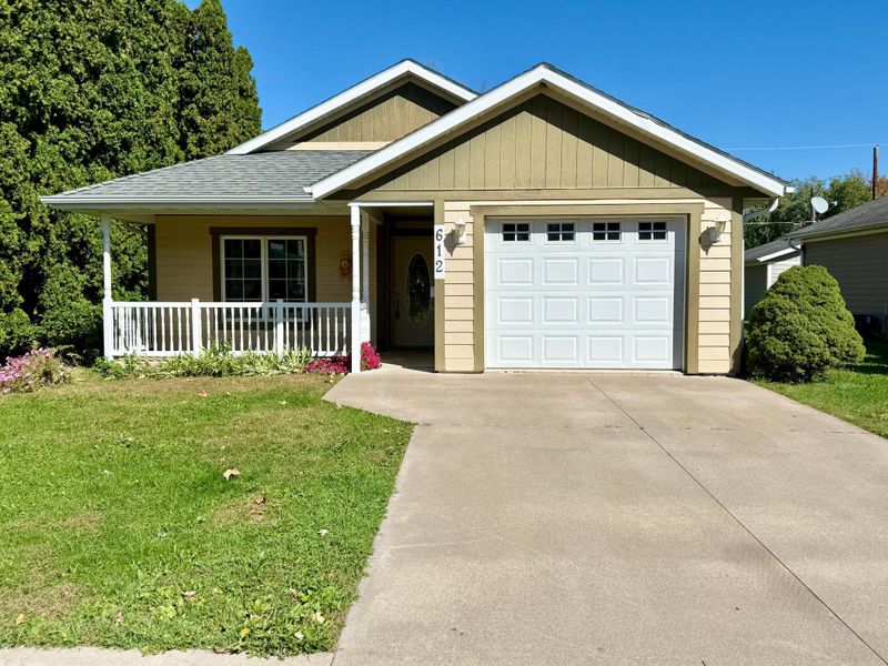 612 N Prairie St, Lake City, MN 55041
