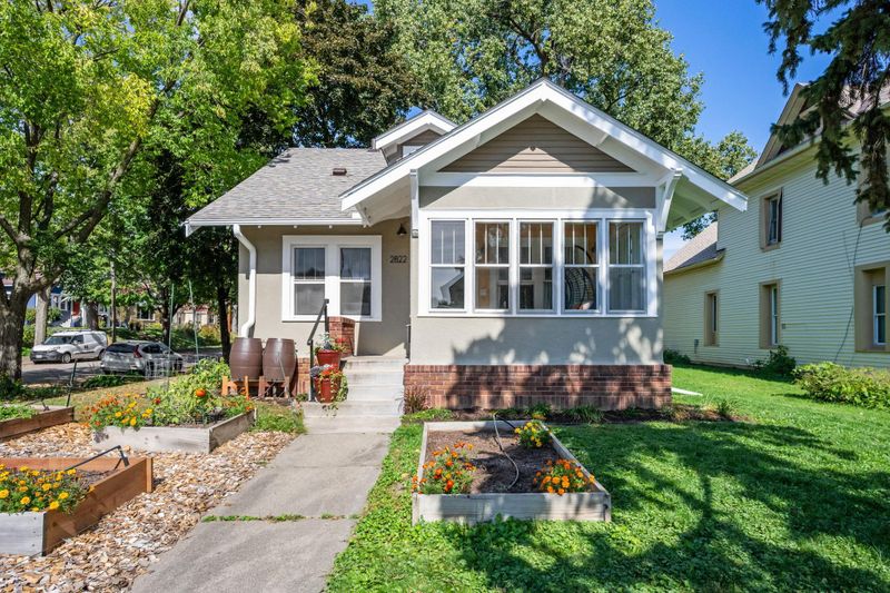 2822 Golden Valley Rd, Minneapolis, MN 55411