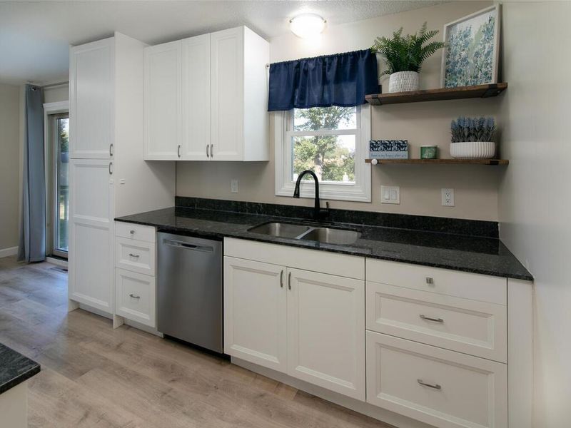 312 Jennifer Ln, Jordan, MN 55352