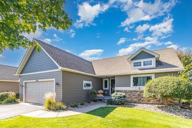 1042 Wyncrest Ct, Woodbury, MN 55129