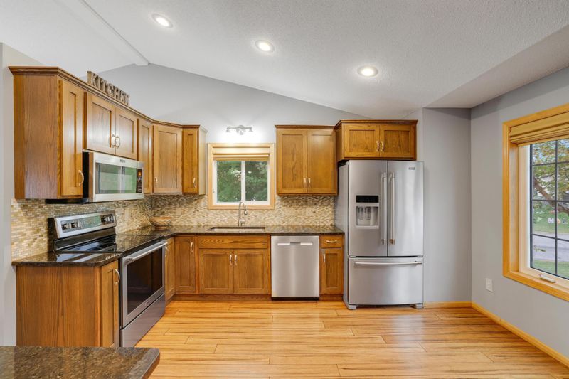 1150 Clover Ln SE, Owatonna, MN 55060