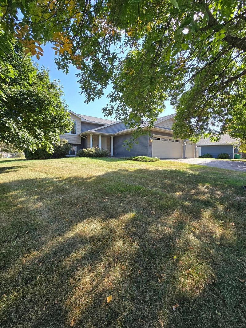 4265 Lake Ridge Dr, Big Lake, MN 55309