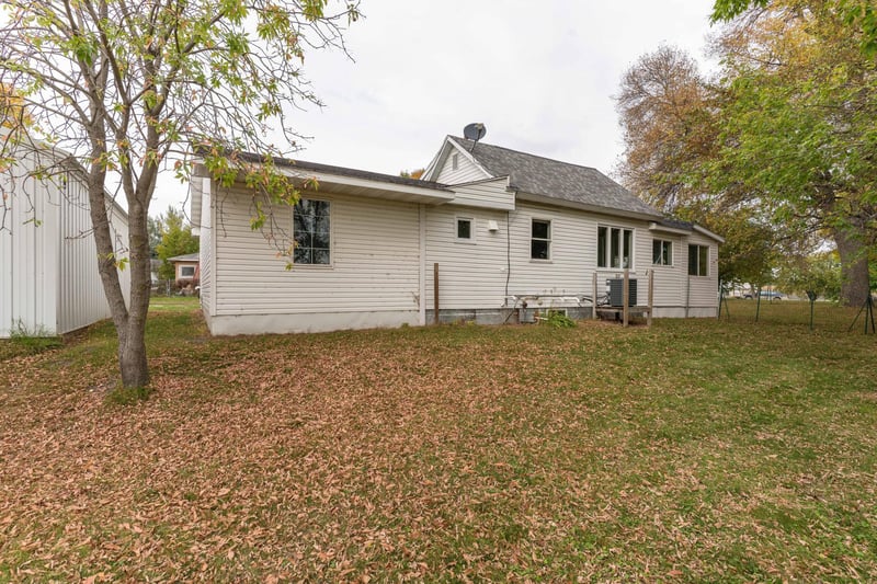 211 Sunnyside Ave, Ogema, MN 56569