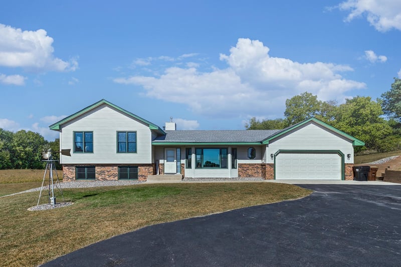 16400 N Diamond Lake Rd, Dayton, MN 55327