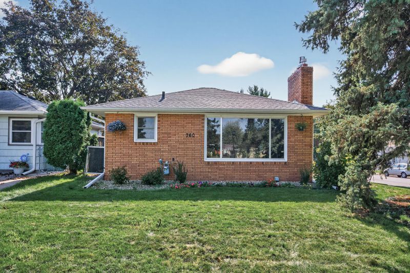 760 Wheelock Pw E, Saint Paul, MN 55106