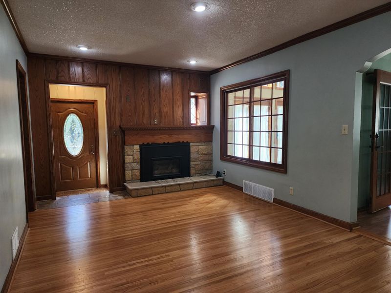 422 2nd St NE, Waseca, MN 56093