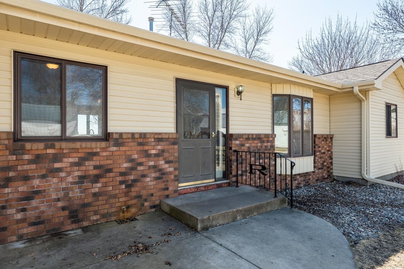 36350 276th St, Henderson, MN 56044