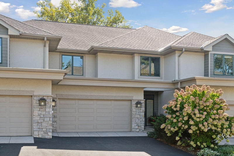296 Grace Pointe Ct, Wayzata, MN 55391