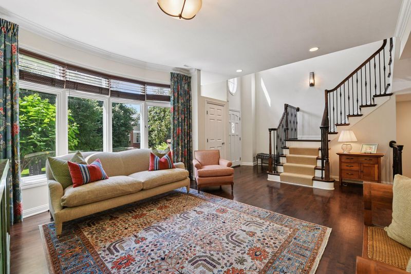 311 Coventry Ln, Edina, MN 55435