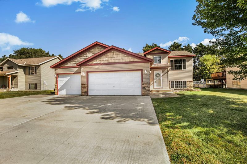 708 10th Ave NE, Rice, MN 56367