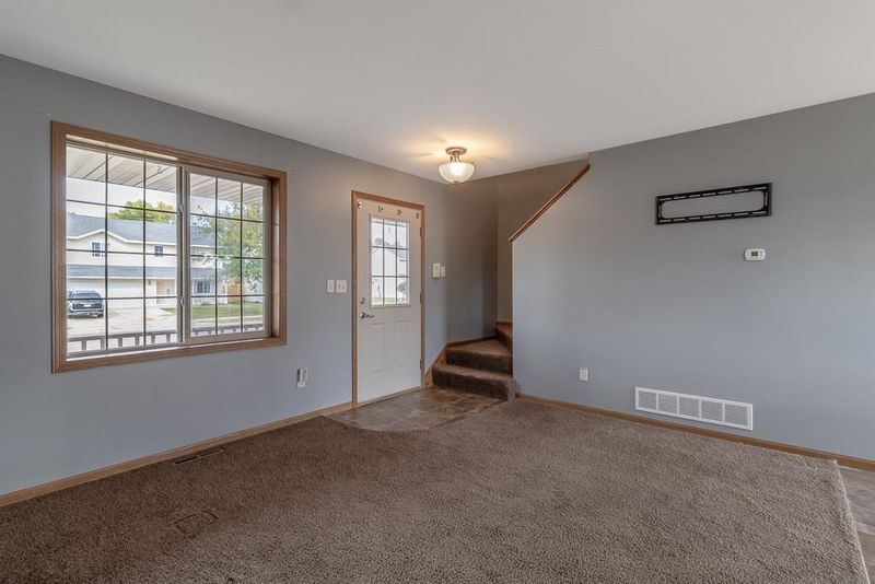 117 Savannah Ct, Mankato, MN 56001