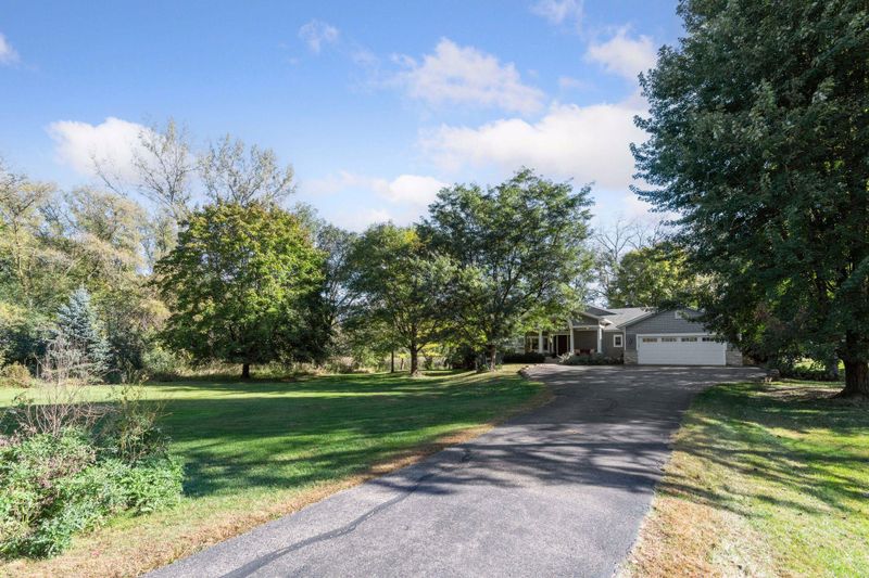 5767 Vine Hill Rd, Minnetonka, MN 55345