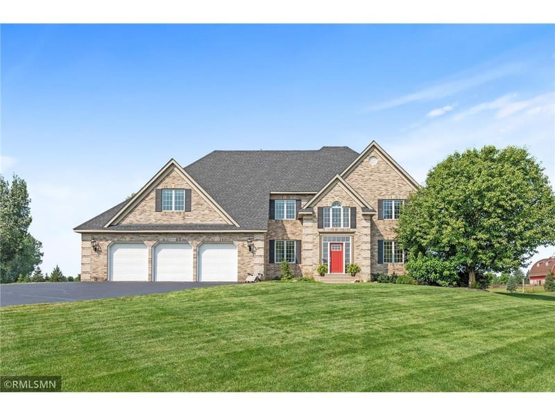 7 Bayhill Rd, Dellwood, MN 55110