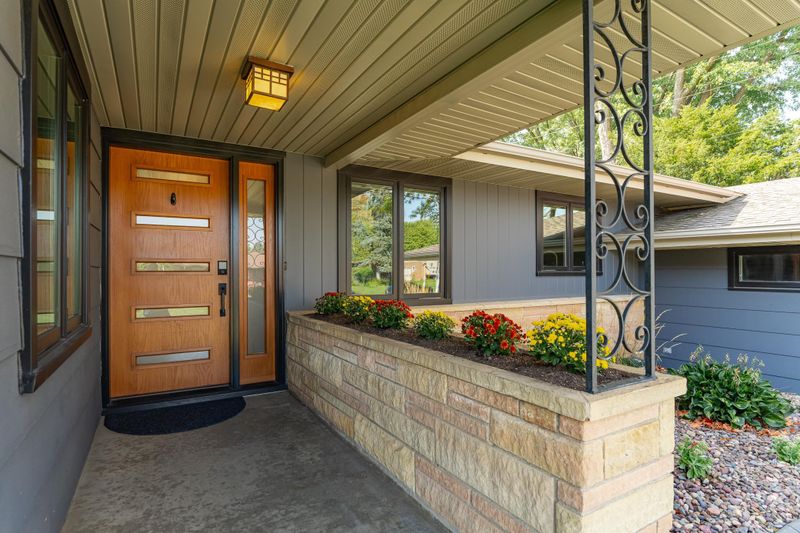 1744 7th St SW, Rochester, MN 55902