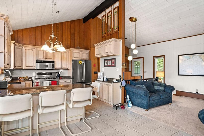 1928 Loop Rd, Two Harbors, MN 55616