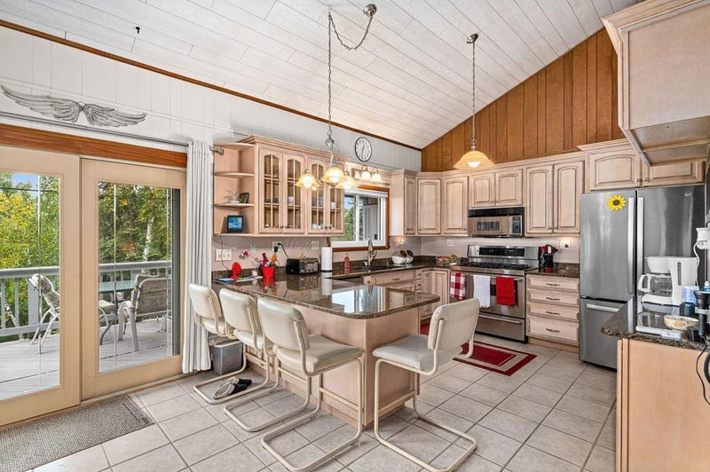 1928 Loop Rd, Two Harbors, MN 55616