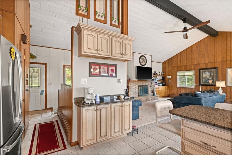 1928 Loop Rd, Two Harbors, MN 55616