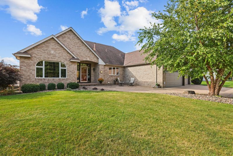 3151 Bent Tree Hills Dr, New Brighton, MN 55112