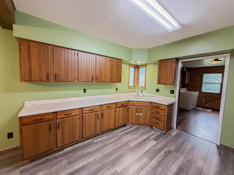 15 4th Ave SW, Clara City, MN 56222