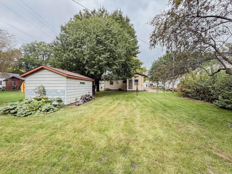 15 4th Ave SW, Clara City, MN 56222