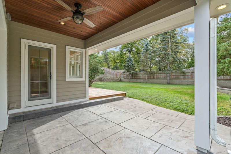 7801 W 86th St, Bloomington, MN 55438