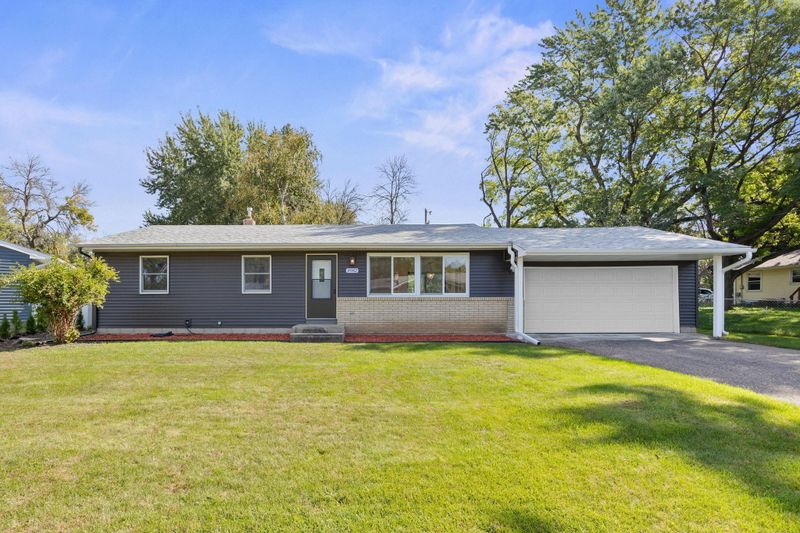 3982 Mcknight Rd N, White Bear Lake, MN 55110